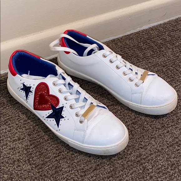 Sneaker - Picture 2 of 3